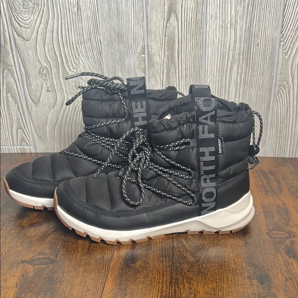WOMEN'S THE NORTH FACE THERMOBALL LACE-UP BOOTS Size 9 - Picture 1 of 8